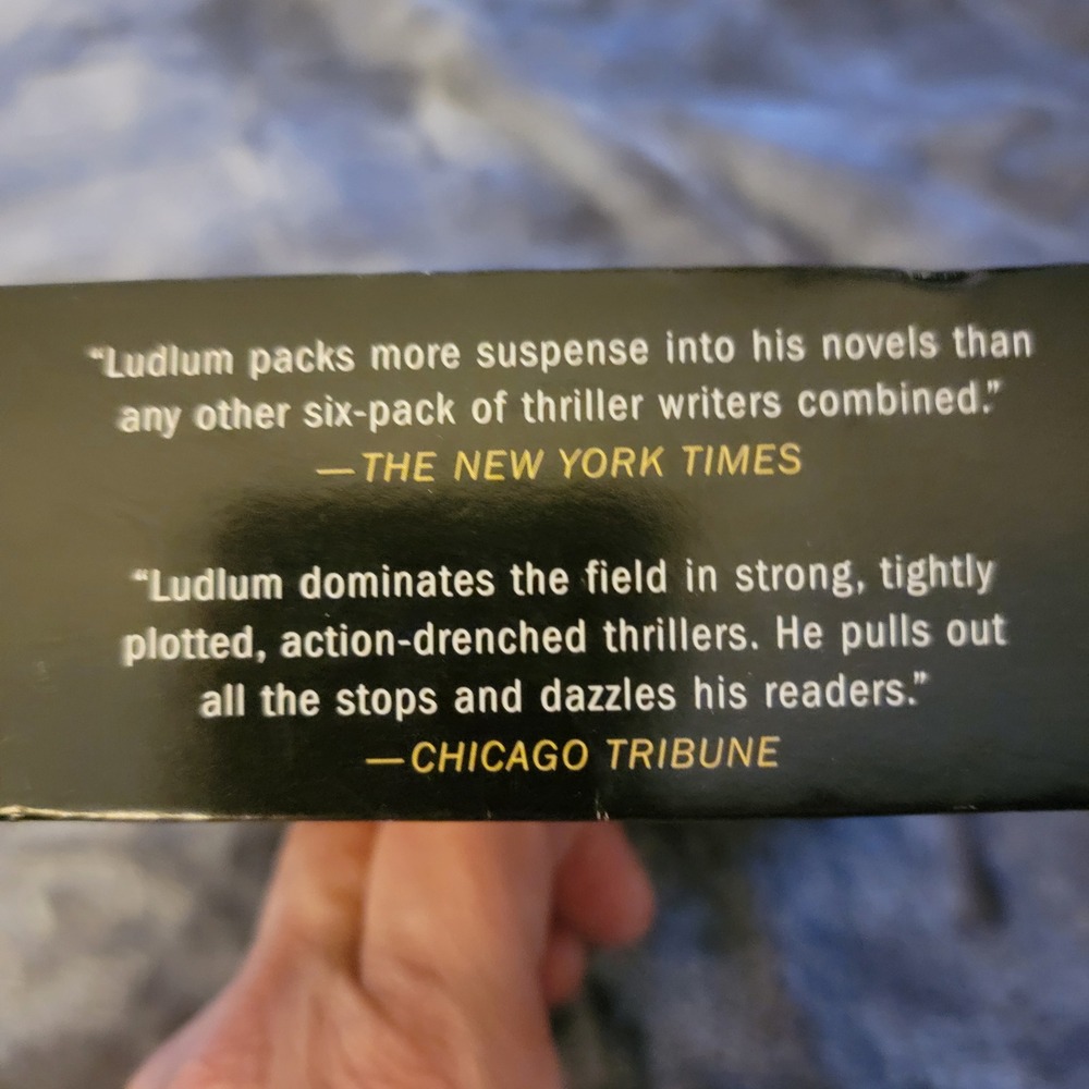 Robert Ludlum Audiobook The Ambler Warning 14 CD Set Black Good Suspense Novel - Picture 4 of 4